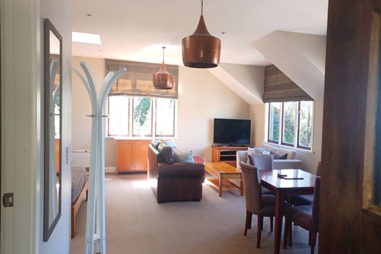 Photo of property in 90 Awa Road, Seatoun, Wellington, 6022