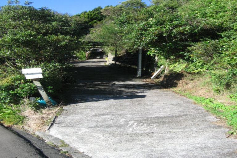 Photo of property in 13 Paparangi Crescent, Paparangi, Wellington, 6037