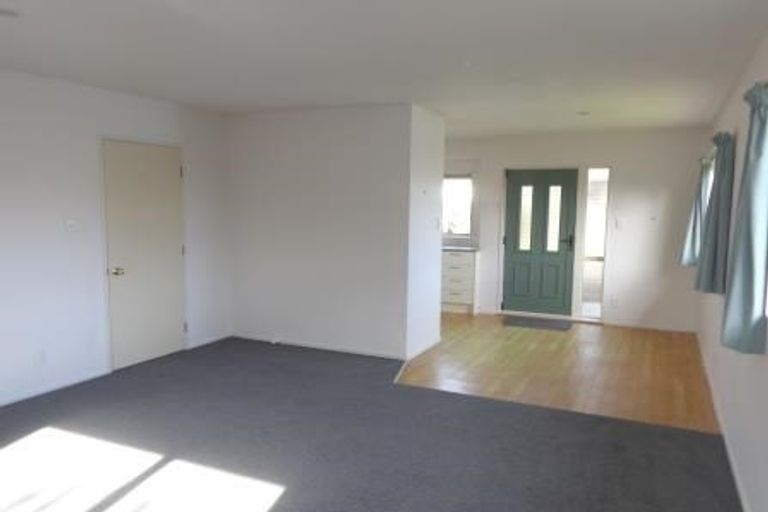 Photo of property in 19 Hassan Drive, Massey, Auckland, 0614