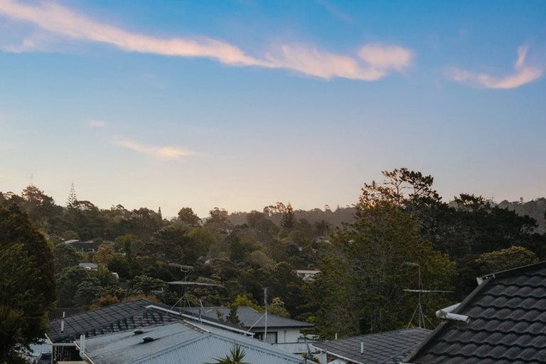 Photo of property in 1/147 Spinella Drive, Bayview, Auckland, 0629