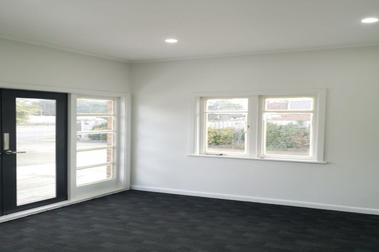 Photo of property in 125 East Tamaki Road, Papatoetoe, Auckland, 2025