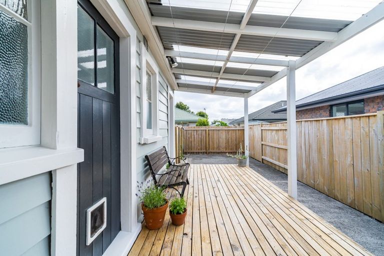 Photo of property in 2 Fairs Road, Milson, Palmerston North, 4414