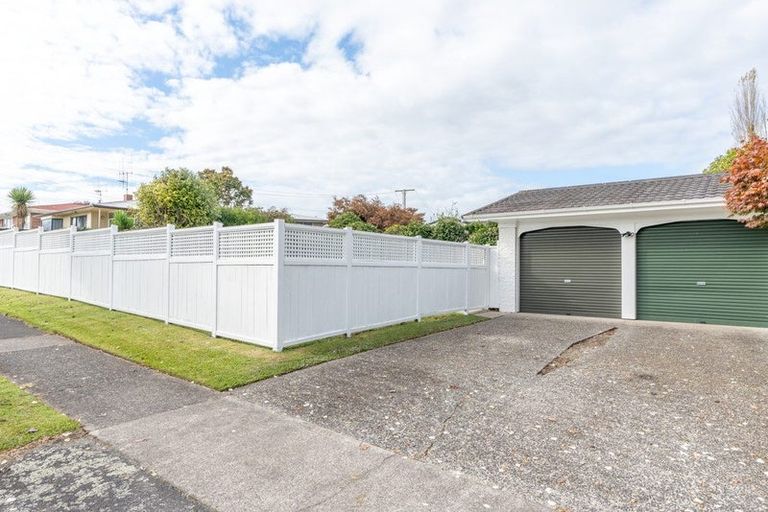 Photo of property in 27 Howell Avenue, Riverlea, Hamilton, 3216