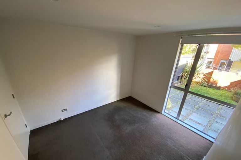 Photo of property in Altar Apartments, 3/120 Rintoul Street, Newtown, Wellington, 6021