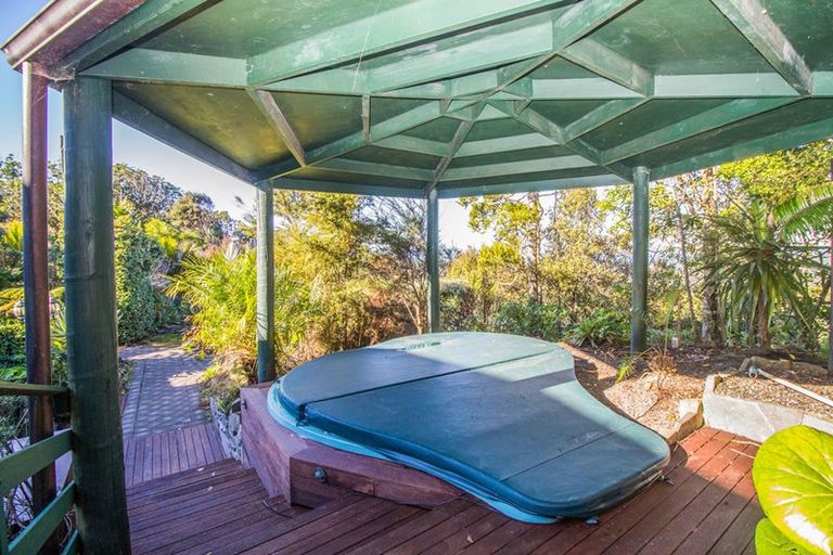 Photo of property in 64 Scenic Drive, Titirangi, Auckland, 0604