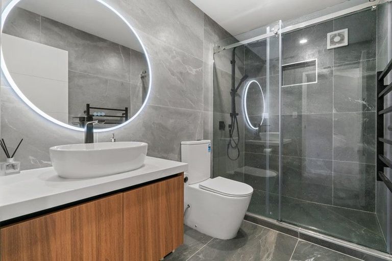 Photo of property in 15 Tomlinson Street, Hillpark, Auckland, 2102