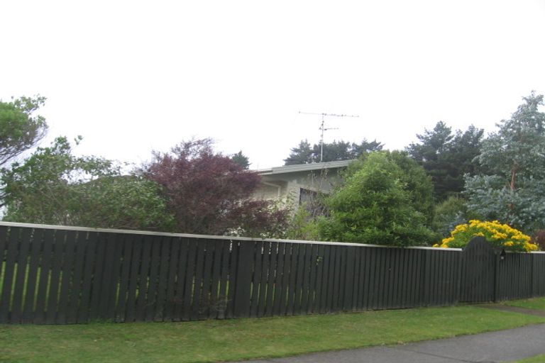 Photo of property in 90 Omapere Street, Whitby, Porirua, 5024