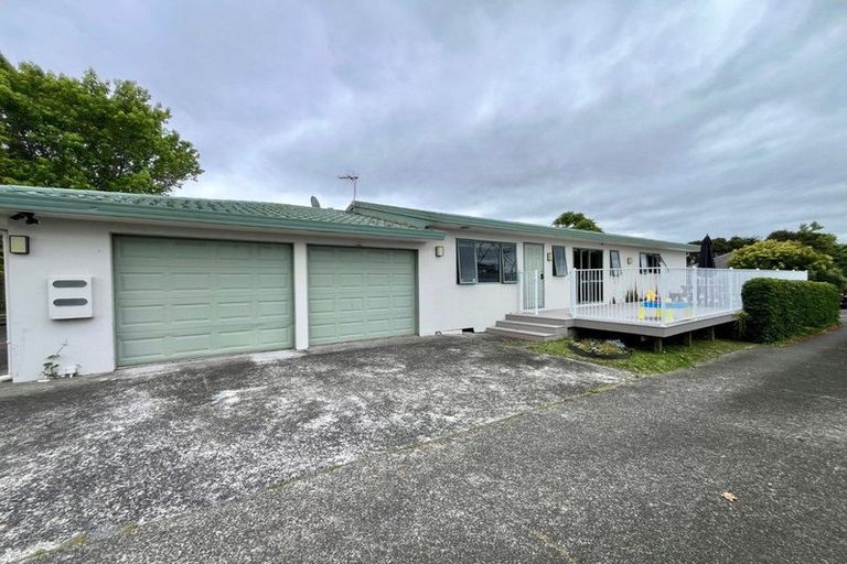 Photo of property in 12a Grainger Road, Te Atatu South, Auckland, 0610