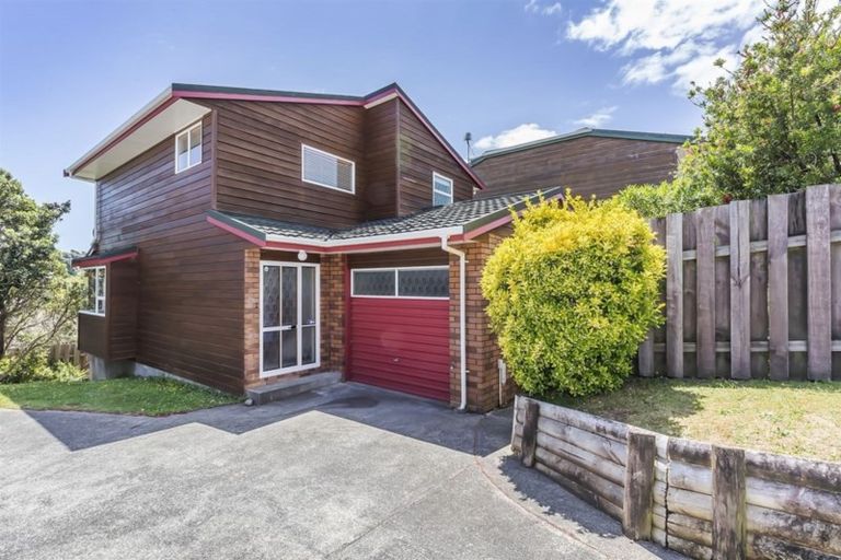 Photo of property in 5/2 The Top Gallant, Whitby, Porirua, 5024
