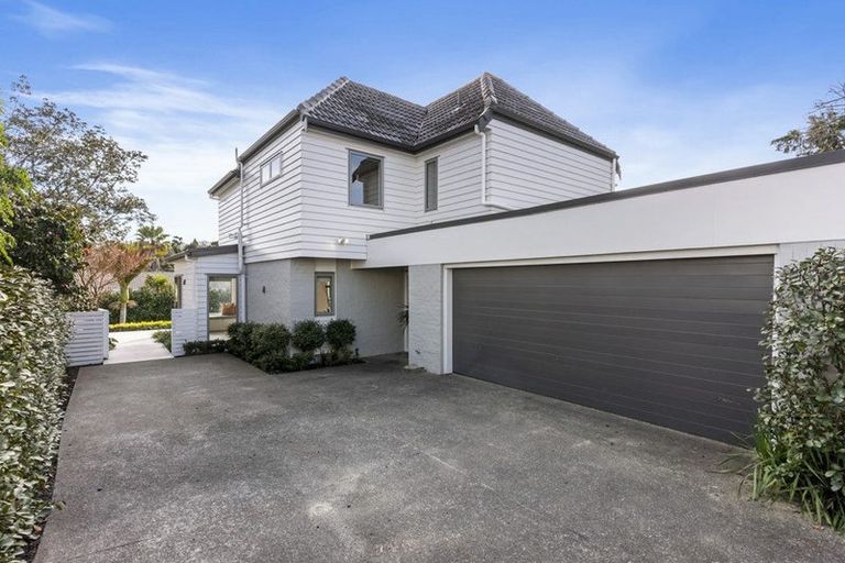 Photo of property in 22 Church Street, Northcote Point, Auckland, 0627