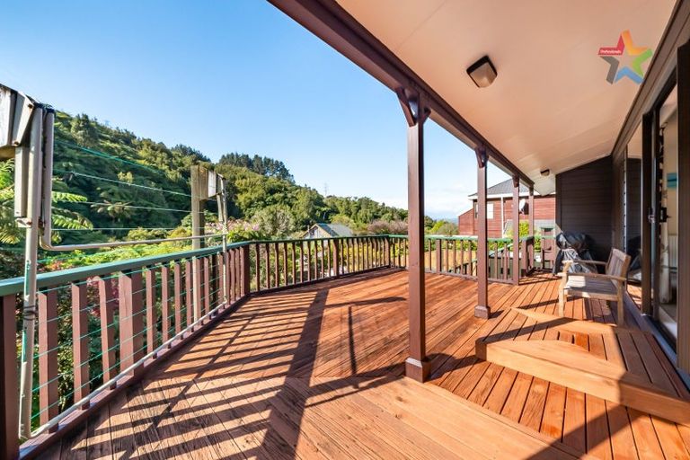 Photo of property in 138 Tirohanga Road, Tirohanga, Lower Hutt, 5010