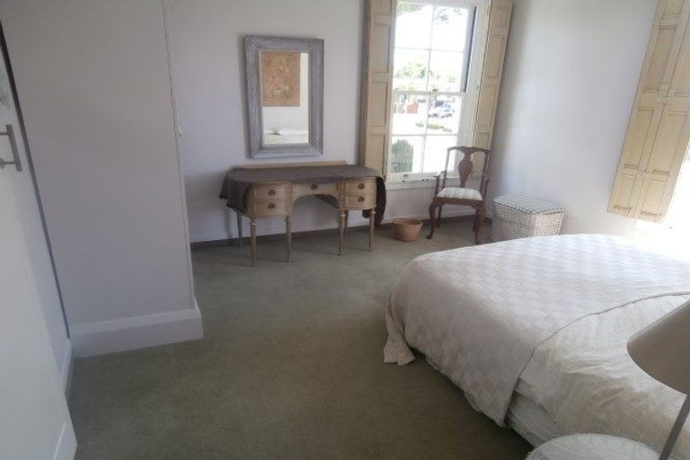 Photo of property in 165 Fendalton Road, Fendalton, Christchurch, 8052