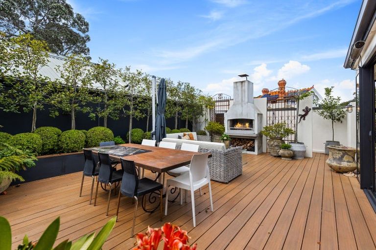 Photo of property in 10a Victoria Road, Devonport, Auckland, 0624