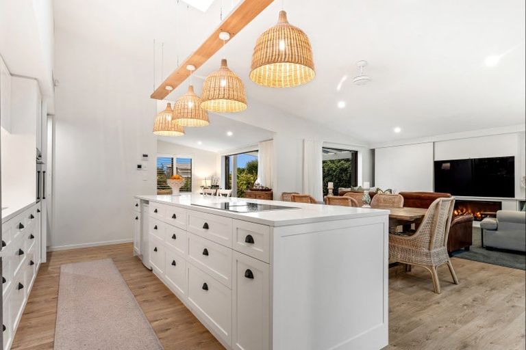 Photo of property in 4 Taumata Road, Omaha, Warkworth, 0986
