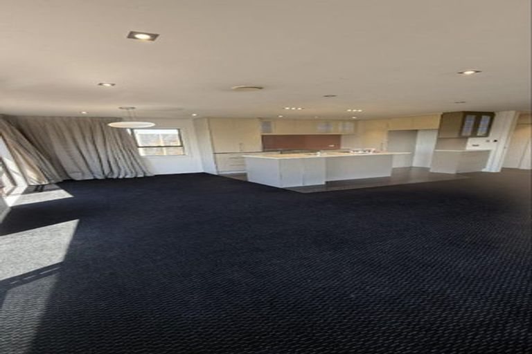 Photo of property in 40 Whangaparaoa Road, Red Beach, 0932