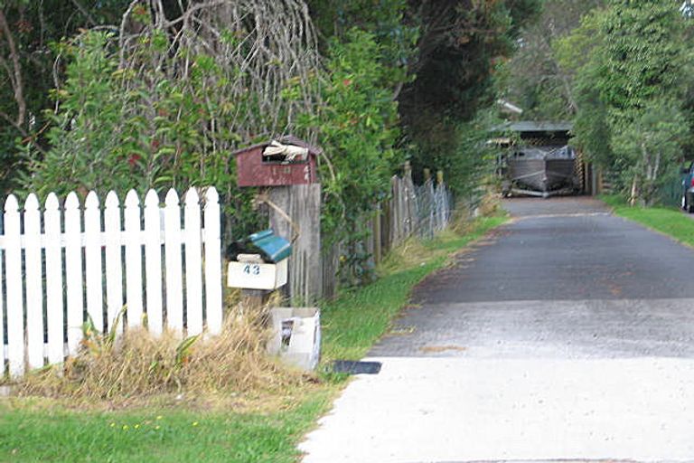 Photo of property in 2/43 Royal View Road, Te Atatu South, Auckland, 0610