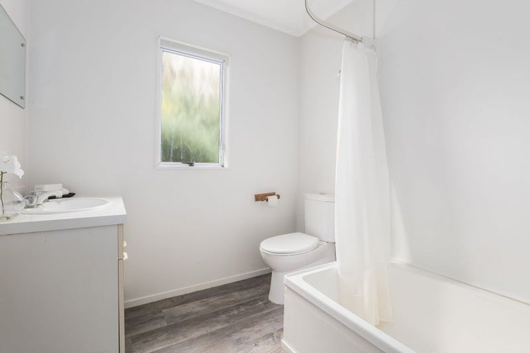 Photo of property in 54f2 Hungerford Road, Houghton Bay, Wellington, 6023