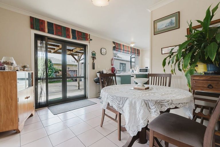 Photo of property in 25 Catalina Drive, Melville, Hamilton, 3206