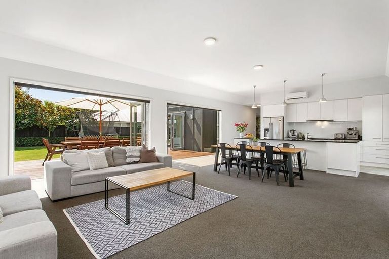 Photo of property in 7 Huntingdon Drive, Rangiora, 7400