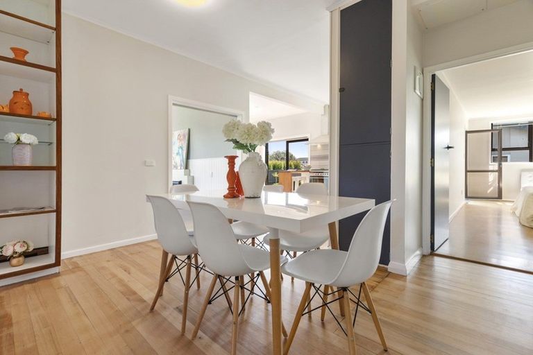 Photo of property in 55 Cambridge Terrace, Papatoetoe, Auckland, 2025