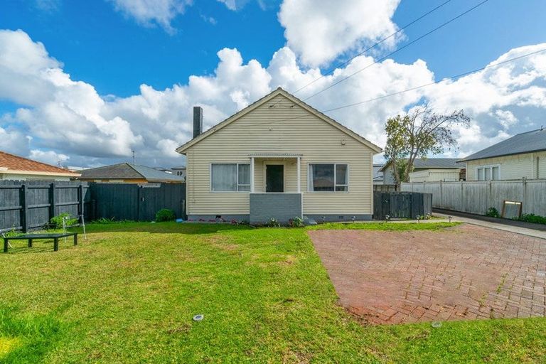 Photo of property in 108 Manuroa Road, Takanini, 2112