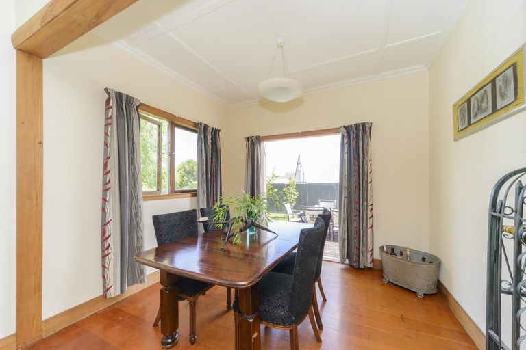 Photo of property in 20 Perrin Place, Kelvin Grove, Palmerston North, 4414