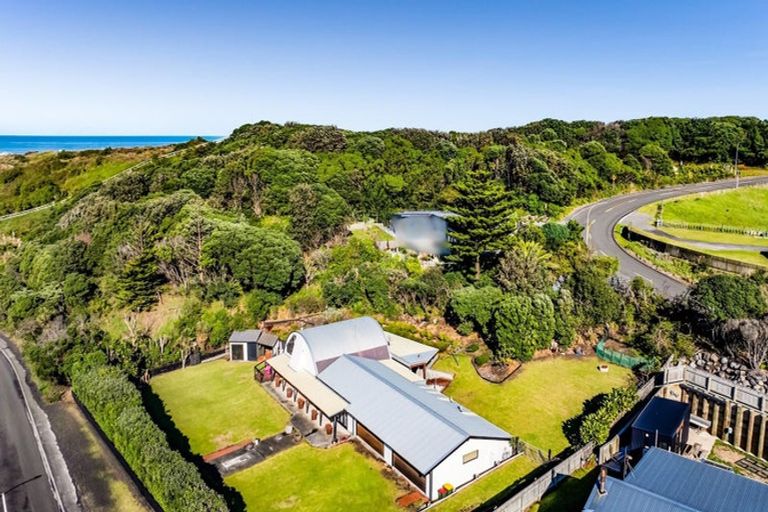 Photo of property in 9 Beach Road, Patea, 4520