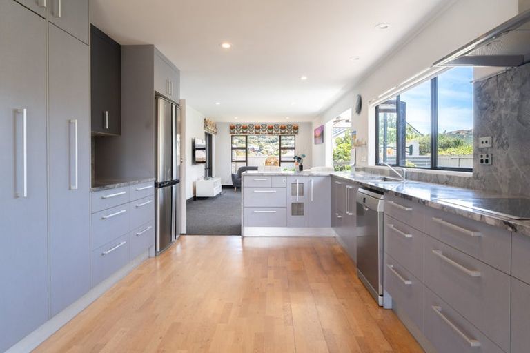 Photo of property in 14 Ronald Woolf Place, Churton Park, Wellington, 6037