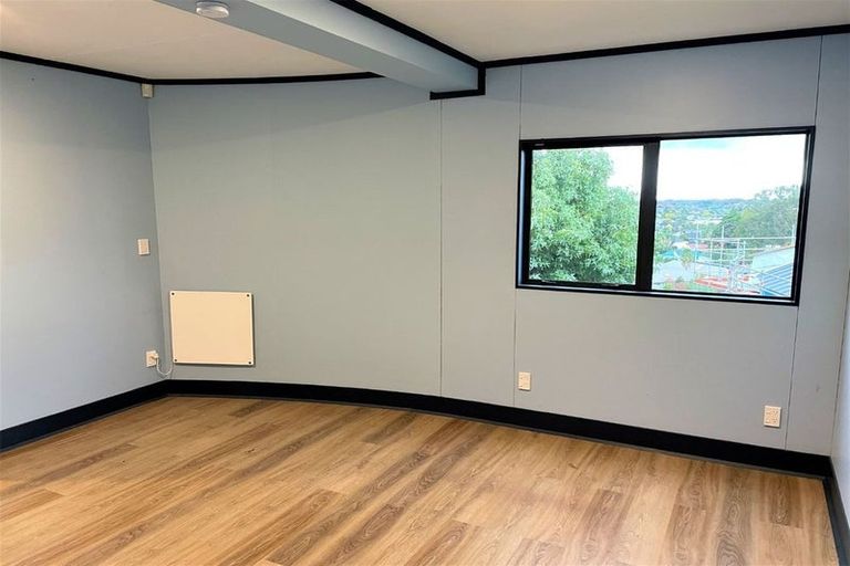 Photo of property in 75 Churchill Drive, Taradale, Napier, 4112