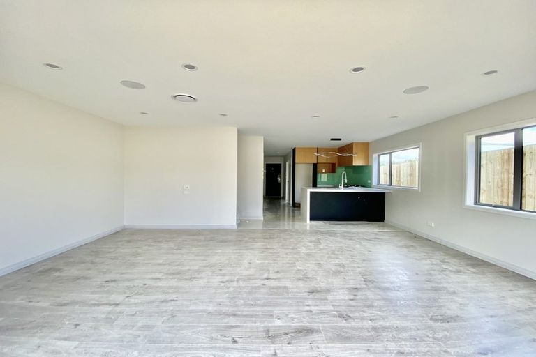 Photo of property in 1 Surrey Street, Manurewa, Auckland, 2102