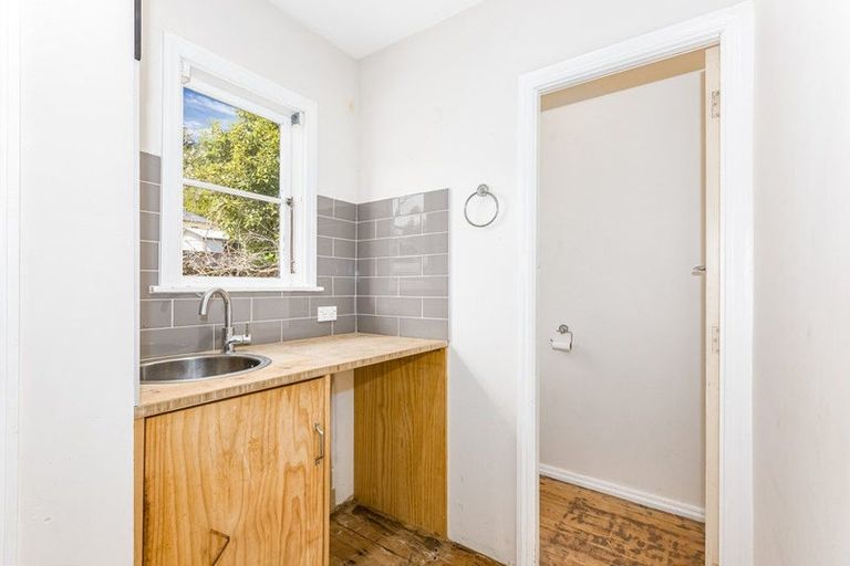 Photo of property in 21 Peel Place, Wainuiomata, Lower Hutt, 5014