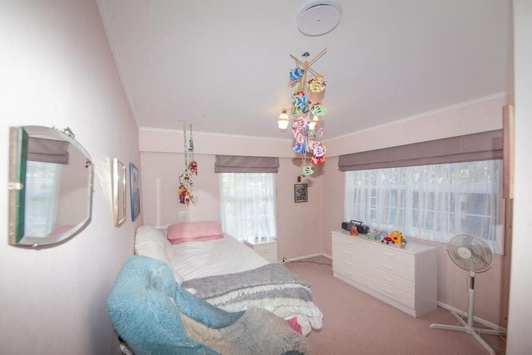 Photo of property in 27 Cranwell Street, Churton Park, Wellington, 6037