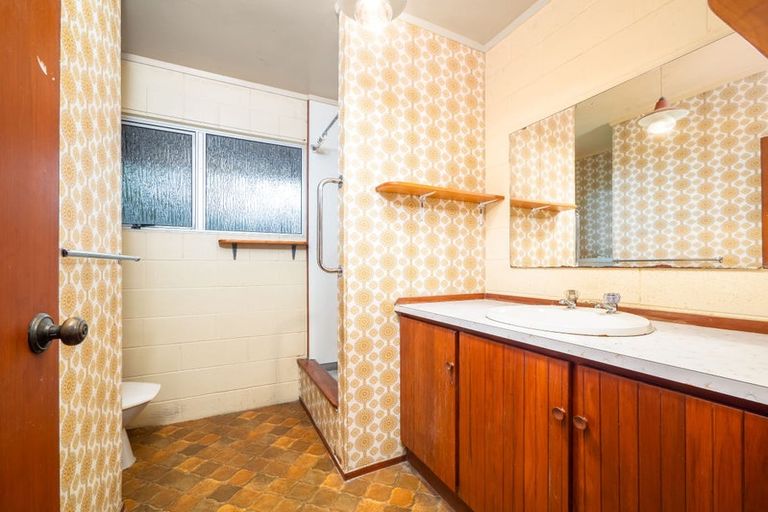 Photo of property in 18 Brind Road, Russell, 0202