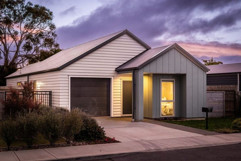 Photo of property in 11 Rotoiti Place, Paraparaumu, 5032