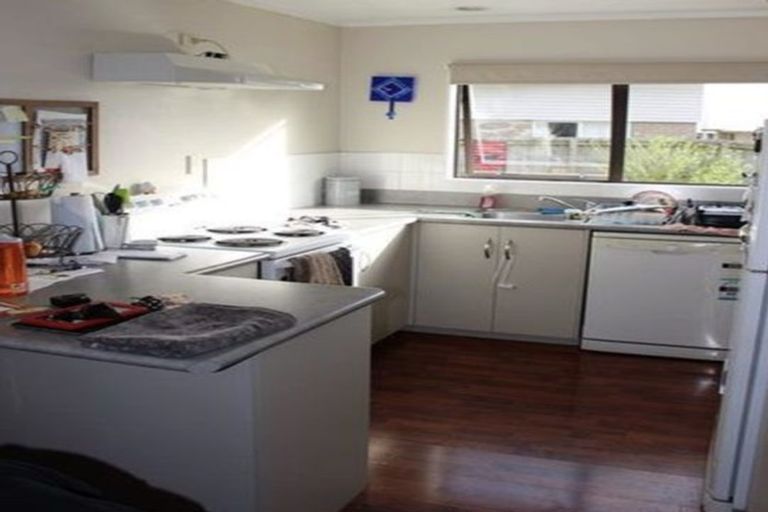 Photo of property in 37 Puriri Road, Pukekohe, 2120