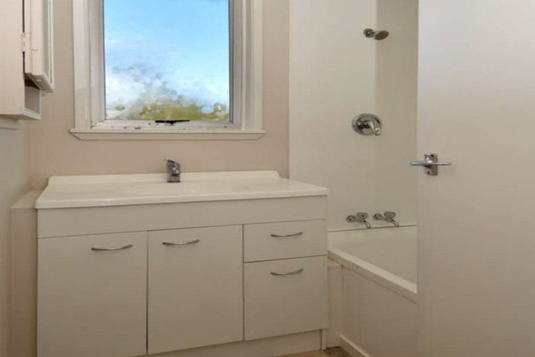 Photo of property in 1 Elmwood Place, Manurewa, Auckland, 2102