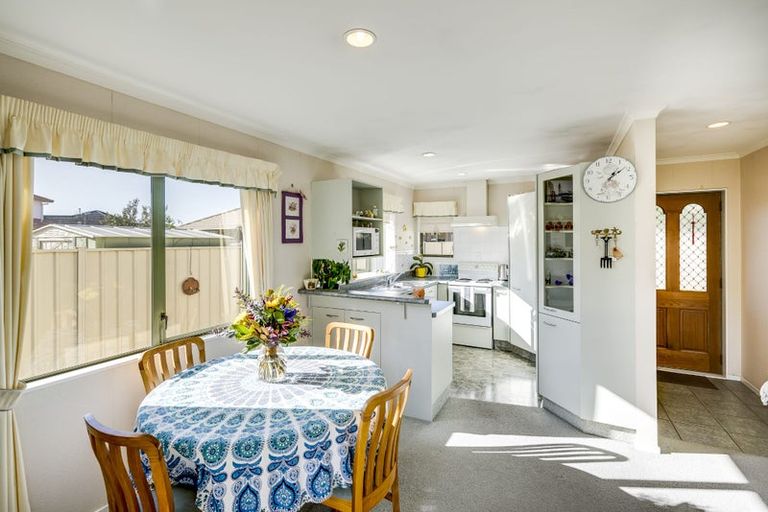 Photo of property in 17 Pukekura Place, Taradale, Napier, 4112
