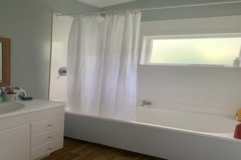 Photo of property in 71 Rolleston Street, Mount Cook, Wellington, 6021