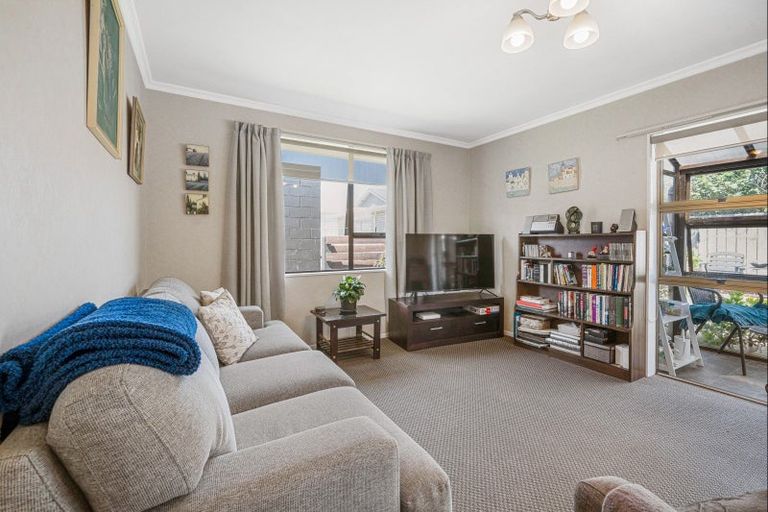 Photo of property in 5b Clemow Road, Fitzroy, New Plymouth, 4312