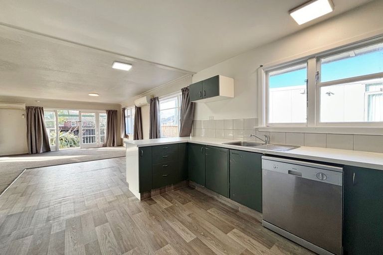 Photo of property in 22 Charlcott Street, Burnside, Christchurch, 8053
