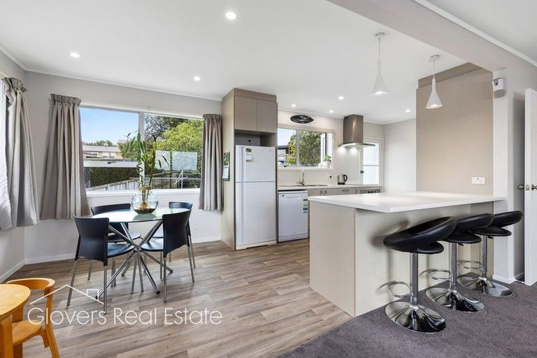 Photo of property in 10 Seabar Place, Glen Eden, Auckland, 0602