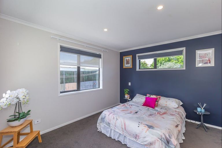 Photo of property in 30 Queenwood Road, Levin, 5510