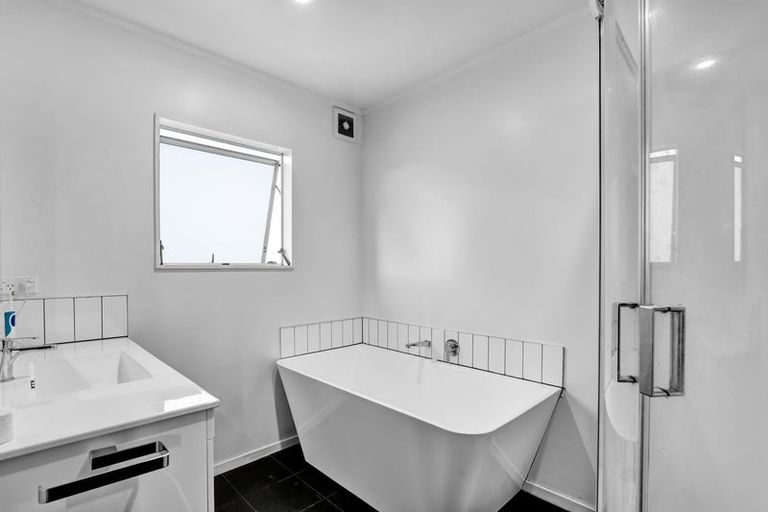 Photo of property in 52 Murray Avenue, Hawera, 4610