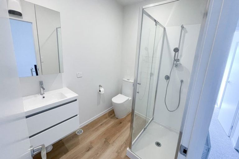 Photo of property in 8/2 Stokes Avenue, Te Atatu Peninsula, Auckland, 0610