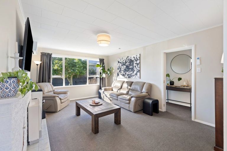 Photo of property in 15 Sinclair Avenue, Highbury, Palmerston North, 4412