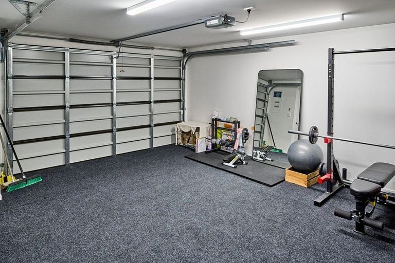 Photo of property in 33 Holystone Road, Whitby, Porirua, 5024