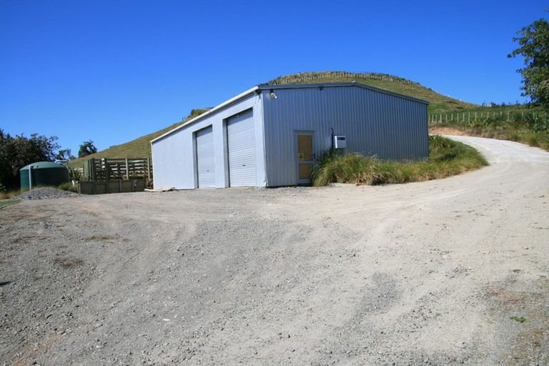 Photo of property in 196 Tarata Road, Inglewood, 4387