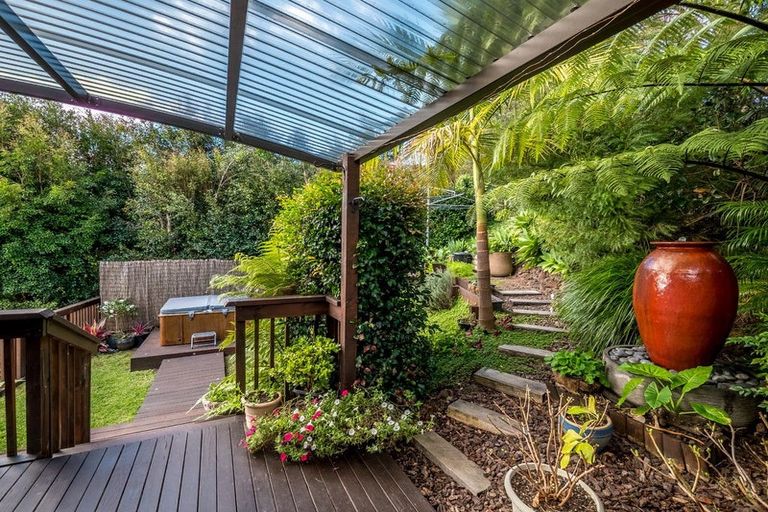 Photo of property in 6 Puketiro Place, Paihia, 0200