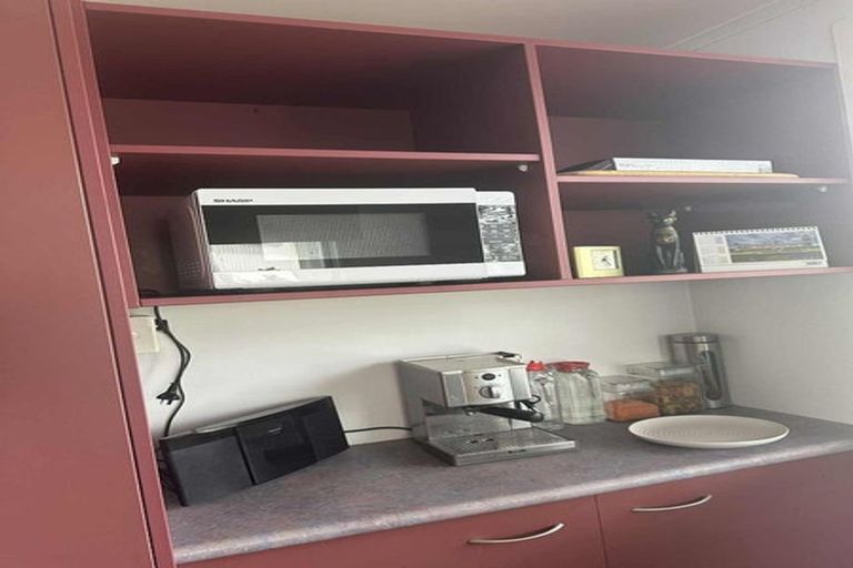 Photo of property in 60 Beazley Avenue, Paparangi, Wellington, 6037