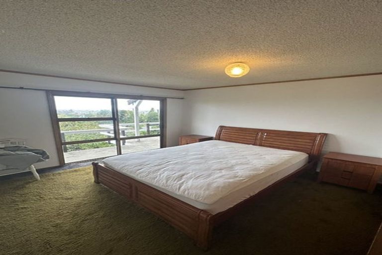 Photo of property in 118 Pupuke Road, Hillcrest, Auckland, 0627